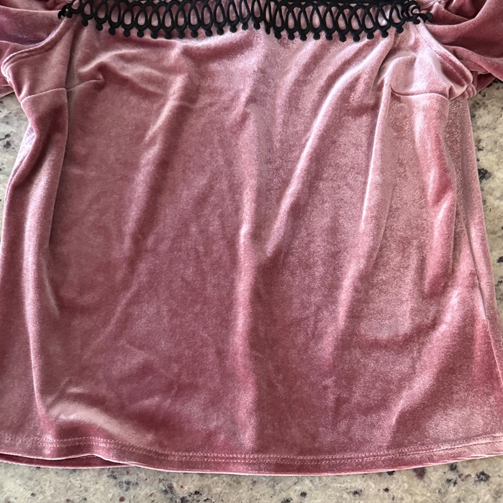 TOPSHOP Rose Pink Velvet Cold-Shoulder Top with Black Lace Yoke - Picture 6 of 8